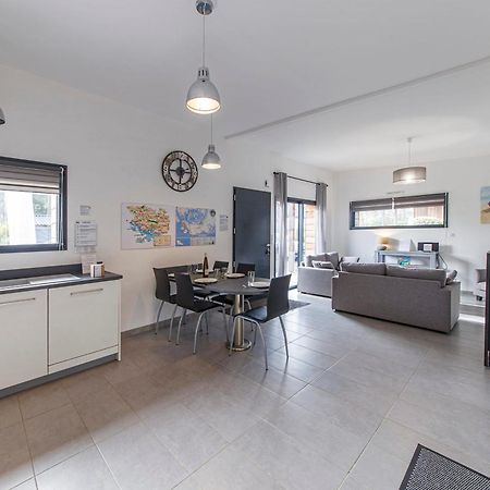Holavre- Maison Pour 5P Avec Piscine Le Tour-du-Parc Esterno foto